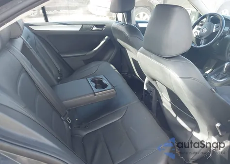 2013 Volkswagen Jetta 2.5L Se z USA, uszkodzony, nr VIN 3VWDX7AJ7DM410758